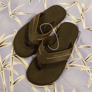 NWOT Flojos Slippers
